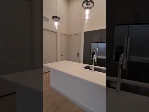 Woodruff A High Ceilings Kitchen, Living Room