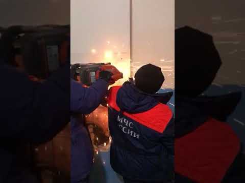 В Якутске мужчина упал в вентиляционные люк на десятом этаже и пролетел вниз 28 метров В Якутске мужчина упал в вентиляционные люк на десятом этаже и пролетел вниз 28 метров
