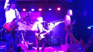 Bonfire Knights Live, Covering &quot;Sweet Home Alabama&quot;