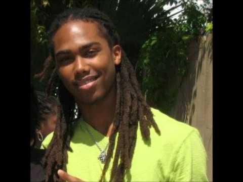 Krown - Aliens Fighting Robots Remix