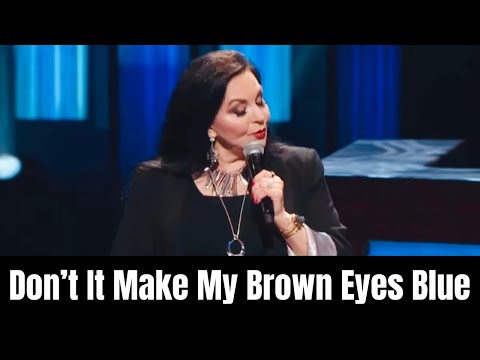 Crystal Gayle - Don’t It Make My Brown Eyes Blue (Live At The Grand Ole Opry)