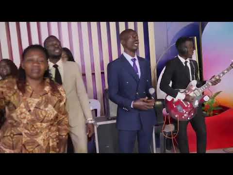 Changamire Muponesi (Hymn) Led by Pastor Chigome and Elder Chiwaridzo