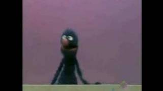 Sesame Street - Poem to a bubble (Grover)