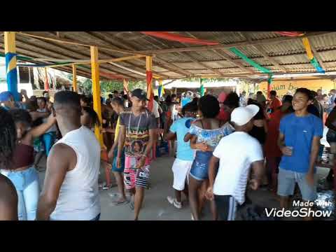 lambada fumando maconha a policia chegou...