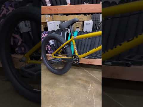 2023 KINK CURB BMX BIKE! #bmx #shorts #thesecretbmxshop #bikeshop #bmxbike #bikes #bmxshop