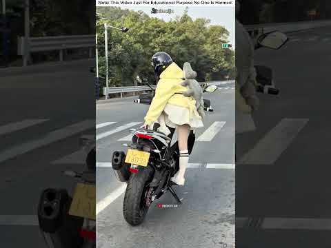 বুদ্ধি খাটিয়ে ট্রাফিক পার করল মেয়েটি — Smart Move #shorts