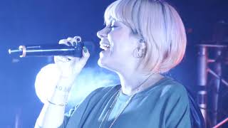 Lily Allen &quot;Trigger Bang&quot; live @ Badaboum Paris 09/04/2018