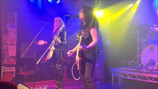 Girlschool - Bomber (live)