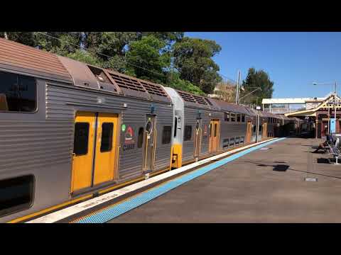 Class 81 8138/Class 82 8234 & C8/C6/C7 departing Regents Park