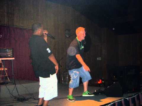 mysterymane/Q.S.M.G-Hit her Wit That Wood