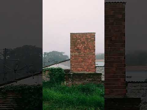 O amanhecer mais lindo do sertão é esse, o cantar do galo e dos pássaros.  Apuiarés, Ceará