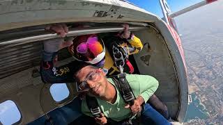 Download lagu  MY SKYDIVING AT DUBAI PLAM 2026 mp3
