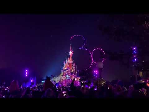 Disneyland Paris Disney Illuminations D-Light #drohnenflug Show Christmas Parade Dezember 2022