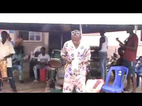 Ochiosa (Dr.) State Orji Moore / Boys entertaining the audience.