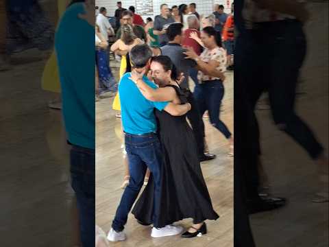 nos idosos de Cruzeiro do Iguaçu no Paraná.Brasil #shotrs #baile #dancarinos #dança #dance #dancina