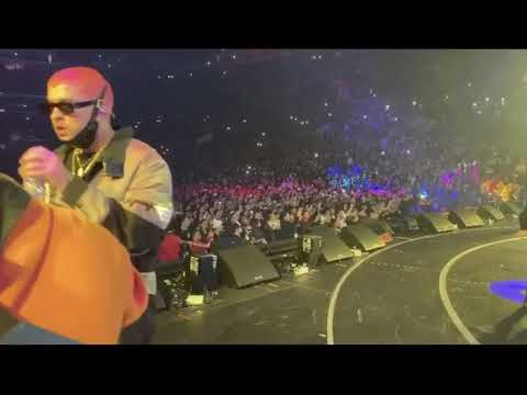 Bad Bunny Ft Natanael  Cano - Soy El Diablo (EN CONCIERTO)