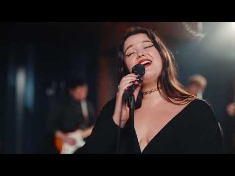 Luz Bravo - Flowers (Live at Wisseloord)