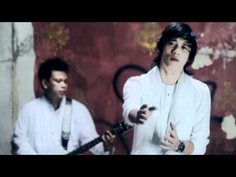 Dadali ku tak pantas di surga official music video