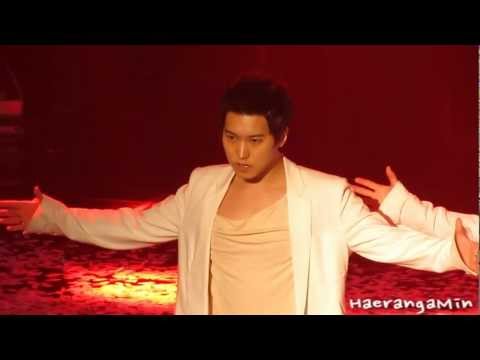 [Fancam] 120222 Gaon chart K-POP Awards - Sungmin Superman