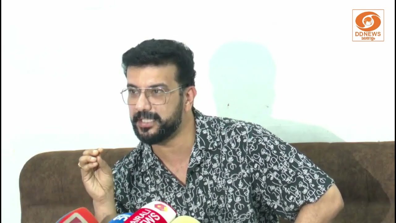മീഡിയക്കാരുടേത് കടന്നുകയറ്റം, മുഖ്യമന്ത്രി വരെ അപേ