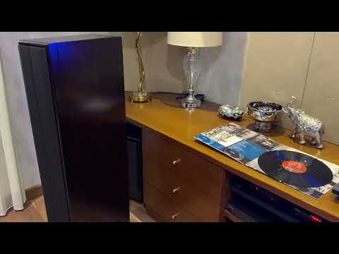 Vienna Acoustic Beethoven Concert Grand , NAD turntable , Onkyo PreAMP PRSC 5530 + NAD Power T975