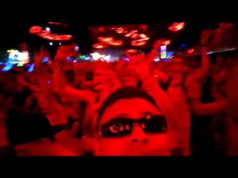EDC Las Vegas 2014 - Dyro - Dropping "Bounce Generation" @ the Circuit Grounds stage