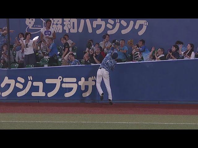 【9回表】ボールは離さない!! マリーンズ・清田のハッスルプレー!! 2018/8/26 M-Bs