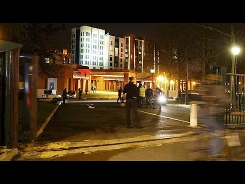 Non sarebbe un potenziale terrorista l'uomo armato arrestato a Disneyland-Parigi