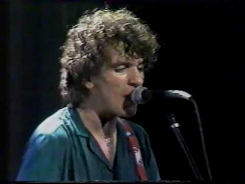 Videoclip de Cheap Wine (Live At The Manly Vale Hotel) — Cold Chisel