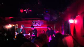 BLUESBACK live - Love Sneakin&#39; Up On You (Bonnie Raitt)