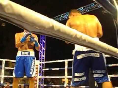 9-12-16: GYC-TV: MARTÍN RÍOS (NEGRO) E 10 CÉSAR REYNOSO. 2° ROUND. FILMÓ GRACIELA HERRERO.