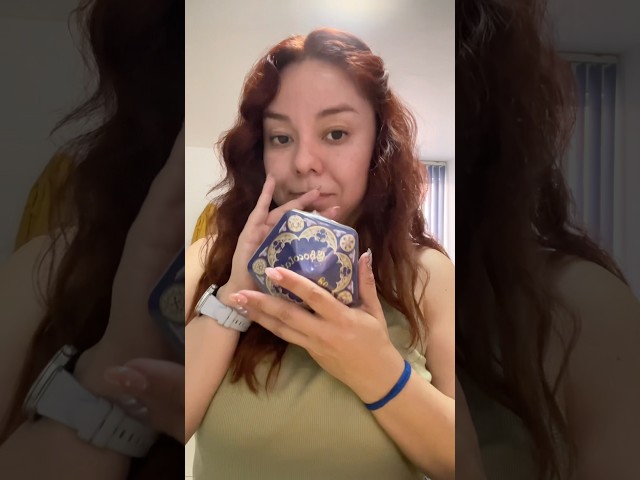 Vídeo relacionado con The Carat Shop Harry Potter Chocolate Rana, Gafas de Harry y giratiempos Stud Pendientes Conjunto