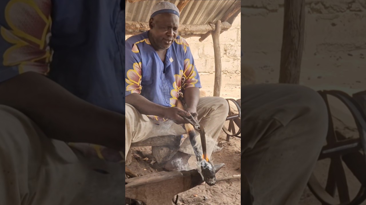 鉄は熱い内に打て。 #海外一人旅 #アフリカ #ガンビア #diy #伝統工芸