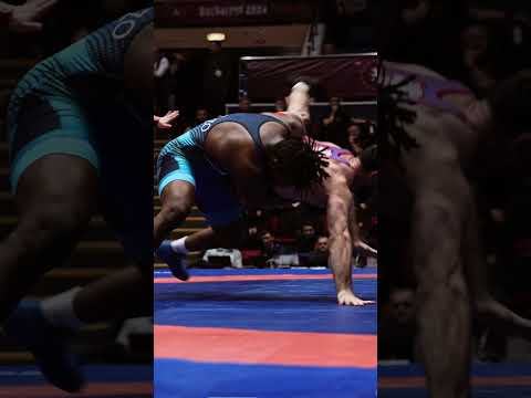 Frank CHAMIZO 🇮🇹 didn't let Khetik CABOLOV 🇷🇸 open up in the match