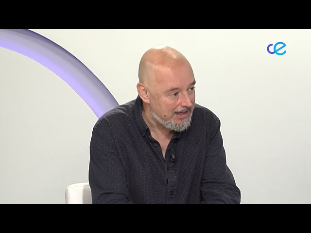 Vídeo relacionado con El cazador de libros (La Trama)