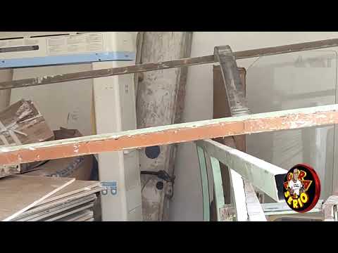 PREFEITURA PAGA ALUGUEL ENQUANTO ONDE SUPOSTAMENTE SERIA O POSTINHO DO CENTRO ESTÁ ABANDONADO COM UM MAMÓGRAFO JOGADO.