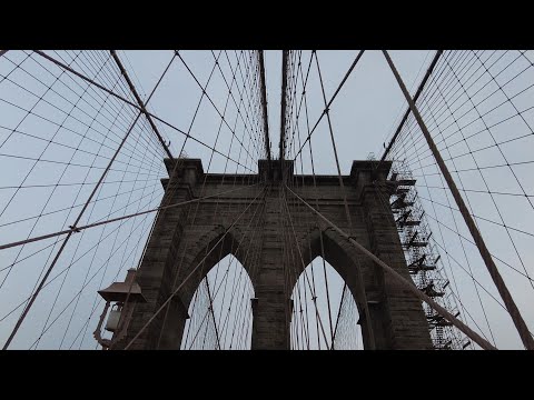 Walking Brooklyn Bridge from Manhattan to Brooklyn (February 10, 2021)