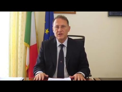 Il viceministro degli Esteri Cirielli e la sua pronuncia inglese: il video è virale