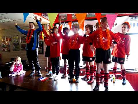 Nieuwerkerk E16 kampioen 16042011 2.wmv