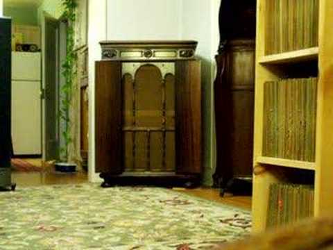 Smith Ballew Croons "You're Simply Delish"!