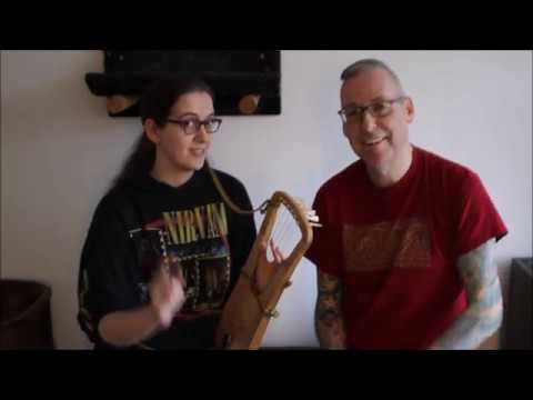 How to play the lyre; lesson 3 - Finger lifting and strumming