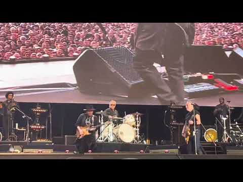 Nils Lofgren Guitar Solo - Because the Night - Hyde Park 06/07/23 (Springsteen and E Street Band)
