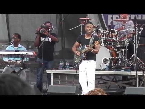 Norman Brown ft.  BWB - "After The Storm", "Living For The Love Of You" Medley (LIVE)