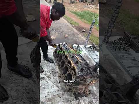 Sin taller: Los increíbles mecánicos africanos que reparan motores pesados en plena autopista