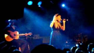 Northern Bank Freedom Live - Pixie Lott covers Isn&#39;t She Lovely