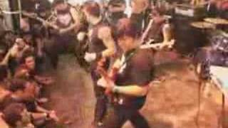 Bleeding Through ~Just another pretty face (live)