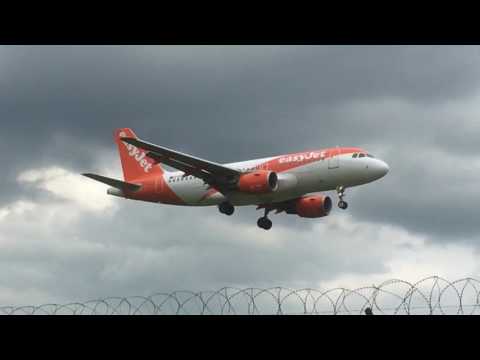 31-05-17 - Planes @ Manchester from the runway pub 👌