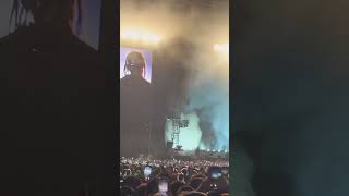 Il simpatico coro della folla a Travis Scott al concerto di Milano #travisscott #ippodromo #trapusa