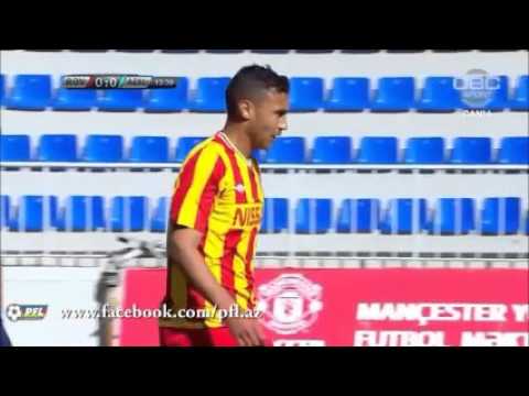 المهاجم المصري ياسين حامد يسجل هدف الفوز لفريقه في دربي باكو عاصمة أذربيجان