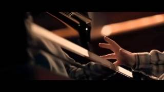 Superman Returns - Playing the piano